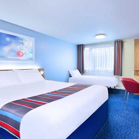 Travelodge London Raynes Park Luaran gambar